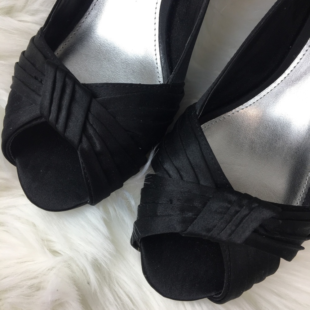 Nina New York black leather heels - Picture 7 of 7